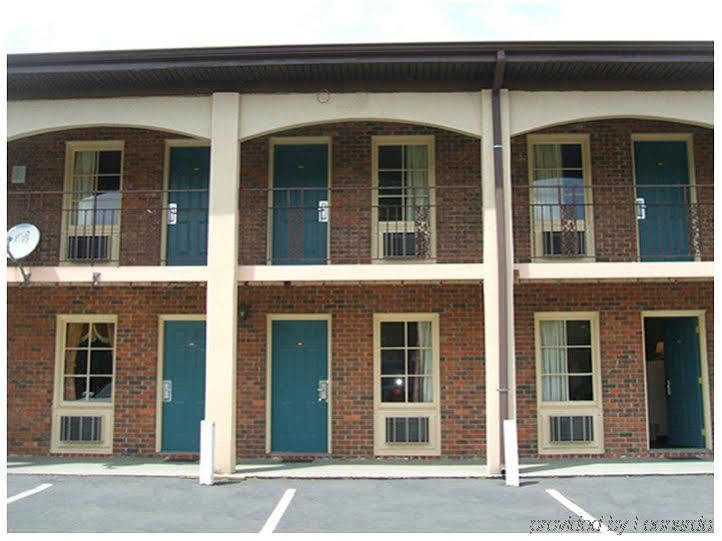 Scottish Inn And Suites Perry Exterior foto
